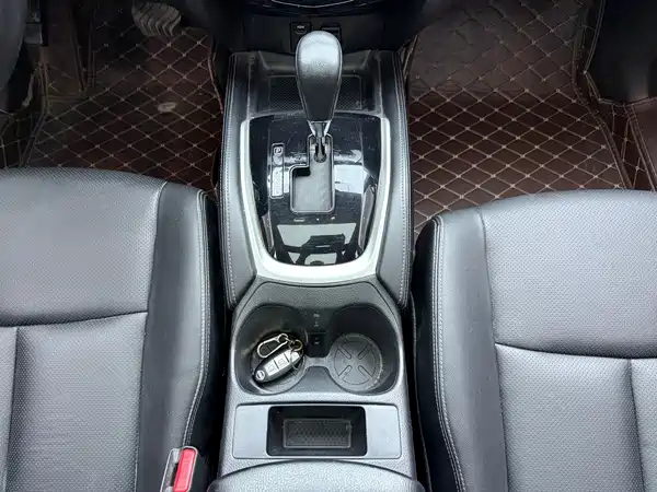 Nissan X-Trail 2015