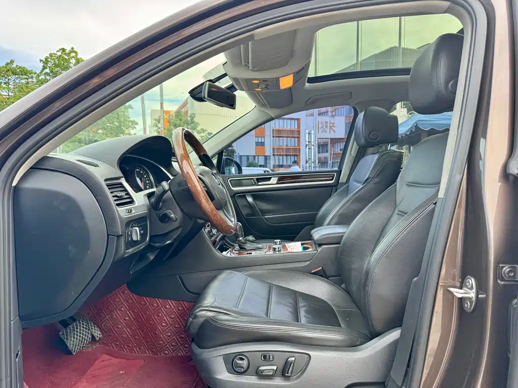Volkswagen Touareg 2013