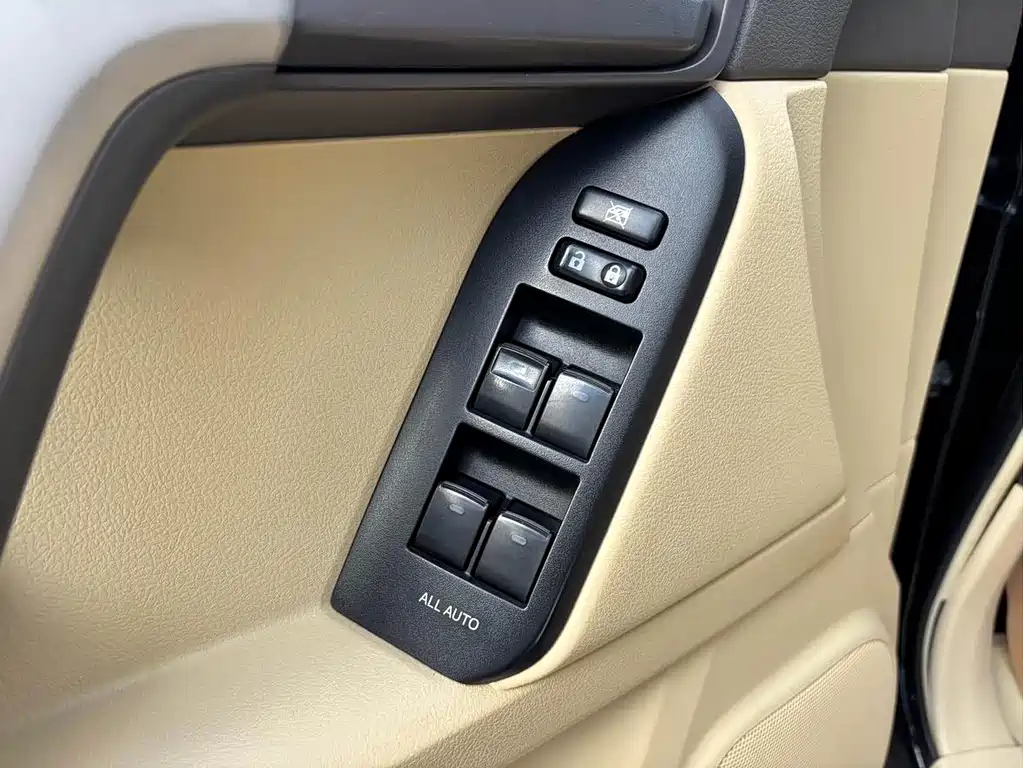Toyota Prado 2017 — фото 16