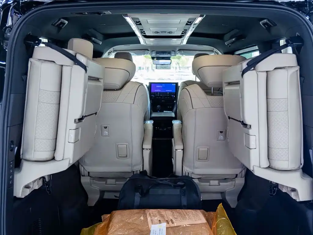 Toyota Vellfire — фото 10
