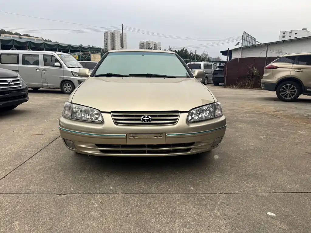 Toyota Camry 1997 — фото 2