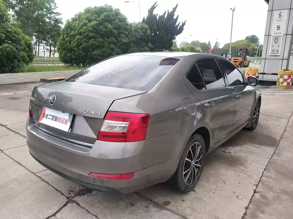 Skoda Octavia 2016 — фото 7