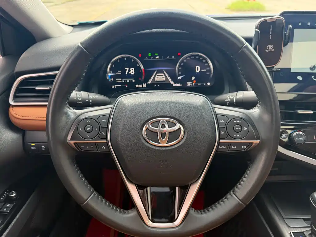 Toyota Camry 2021 — фото 17