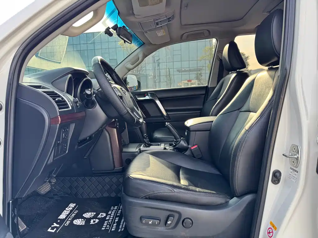 Toyota Prado 2017 — фото 10