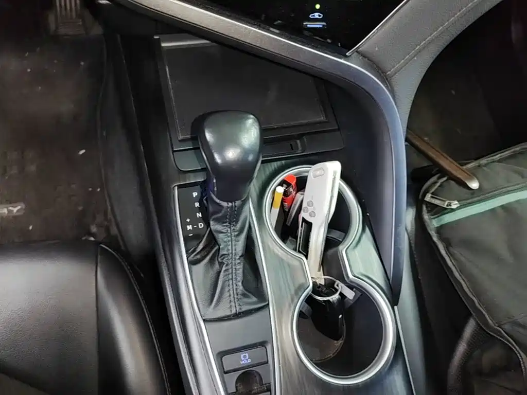 Toyota Camry 2023 — фото 14