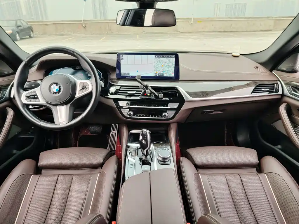 BMW 5 Series 2021 — фото 13
