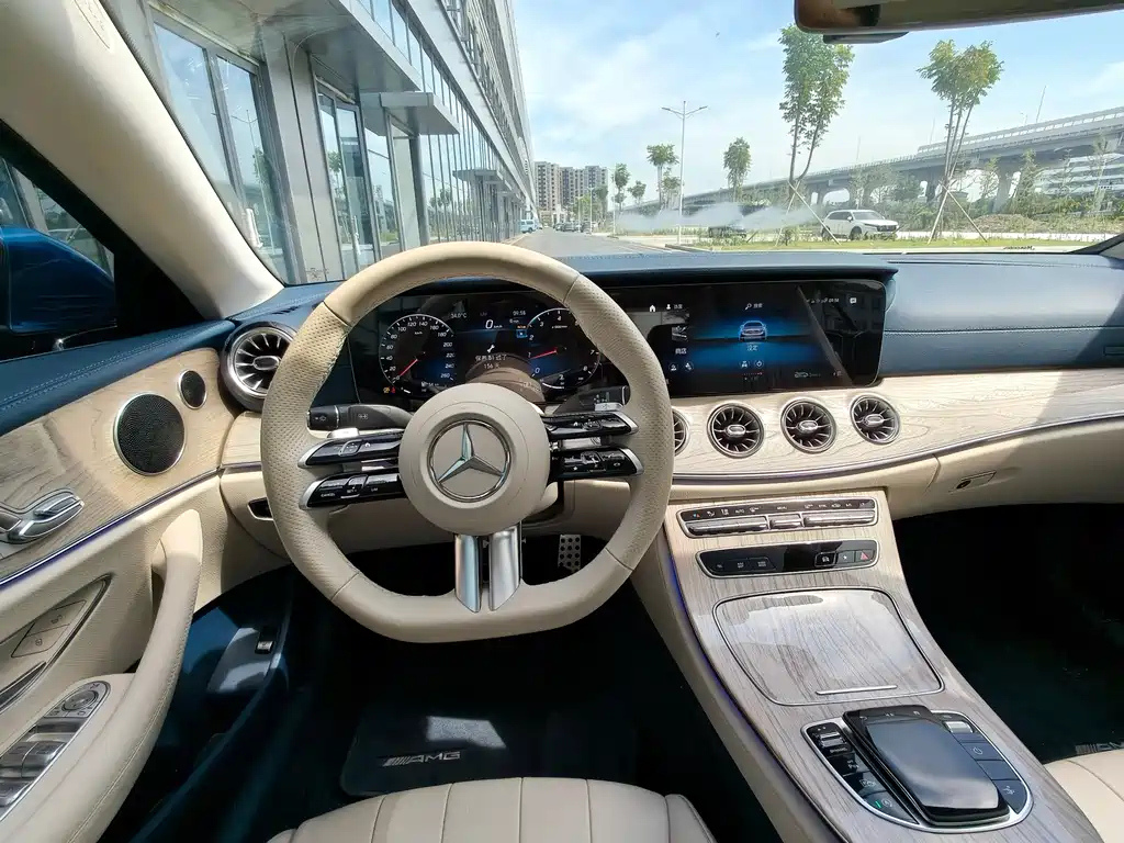 Mercedes-Benz E-Class 2023 — фото 6