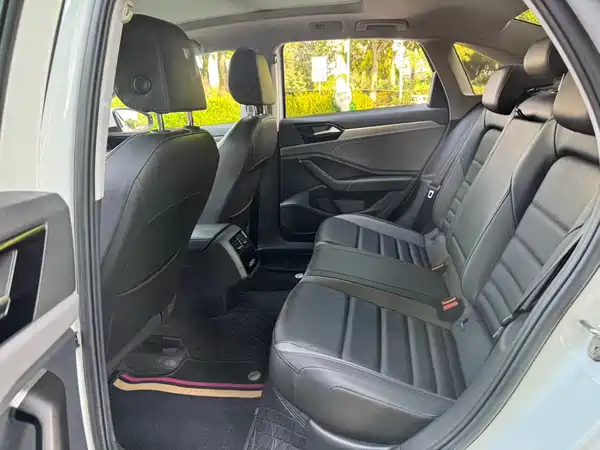 Volkswagen Sagitar 2022