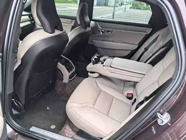 Volvo S90 2025