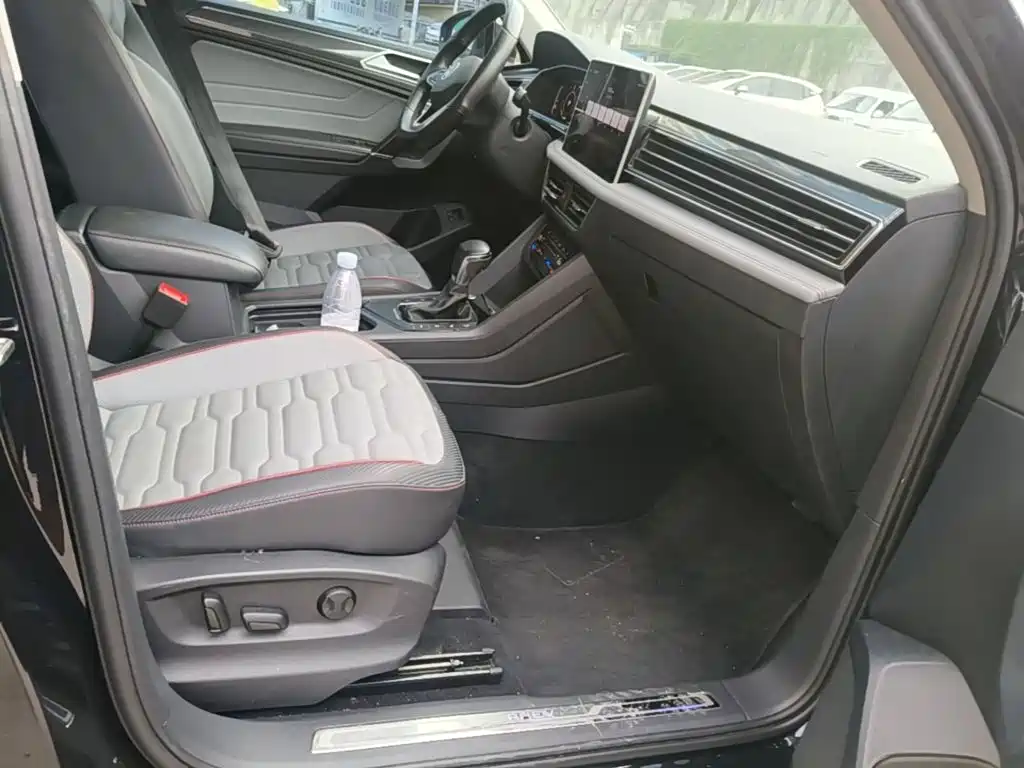 Volkswagen Tiguan L PHEV 2023 — фото 25