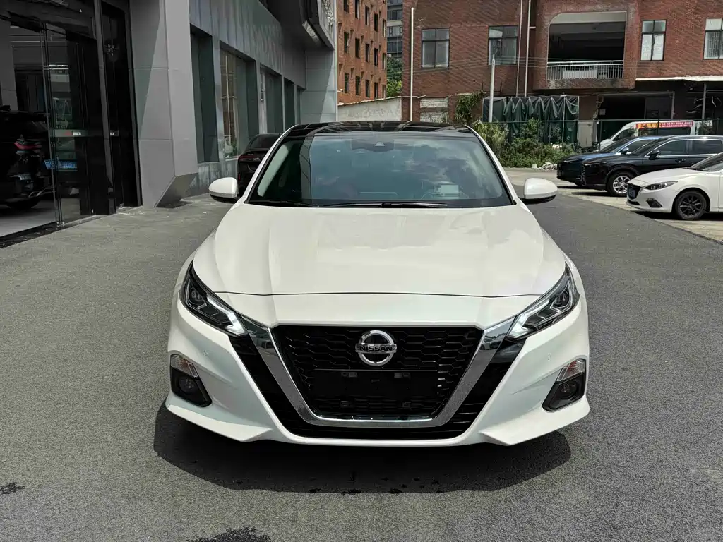 Nissan Teana 2022