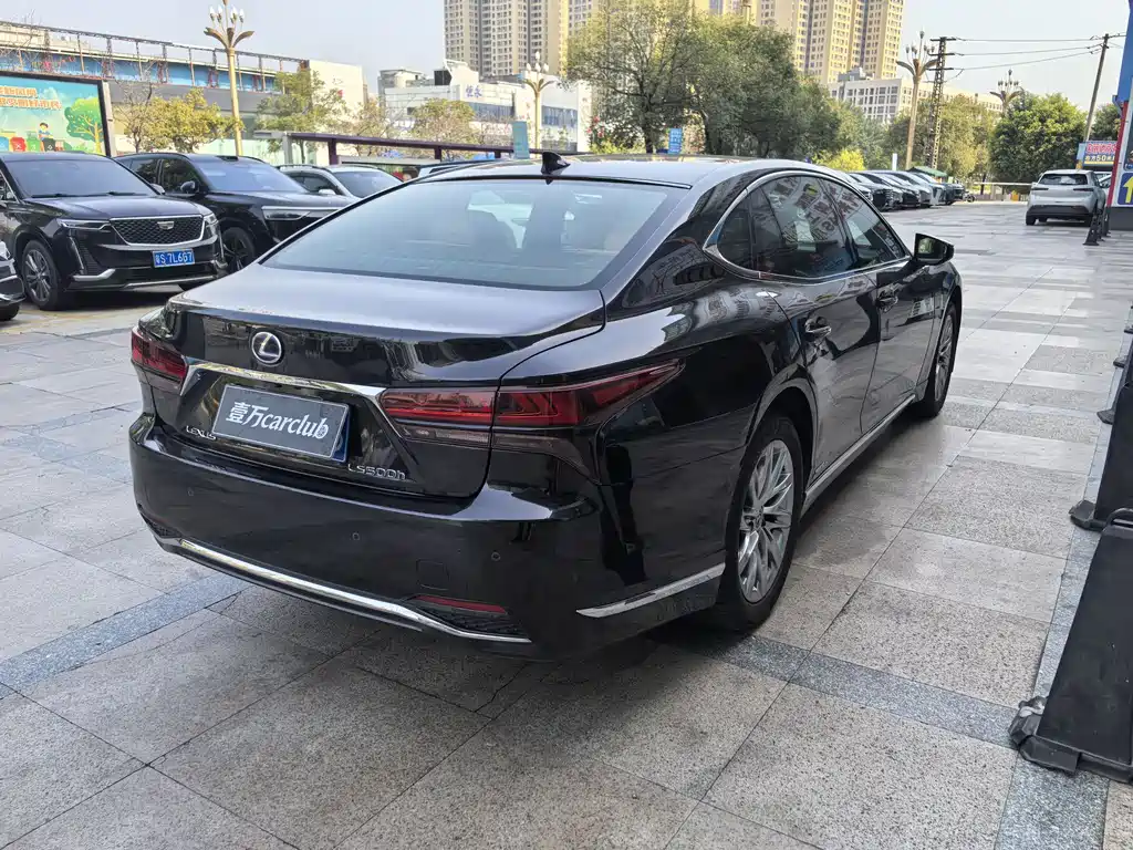 Lexus LS 2021 — фото 17