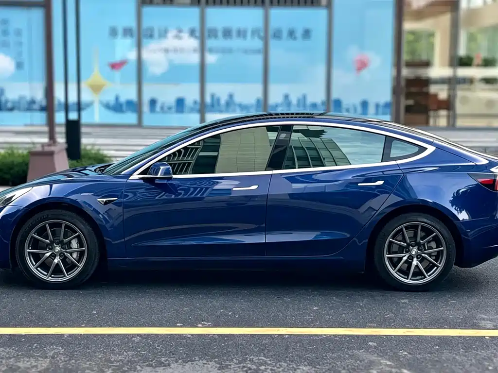Tesla Model 3 2021 — фото 15