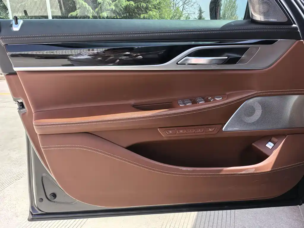 BMW 7 Series 2019 — фото 22