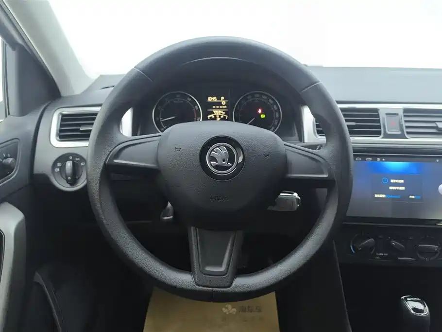 Skoda Rapid Spaceback 2019 — фото 15