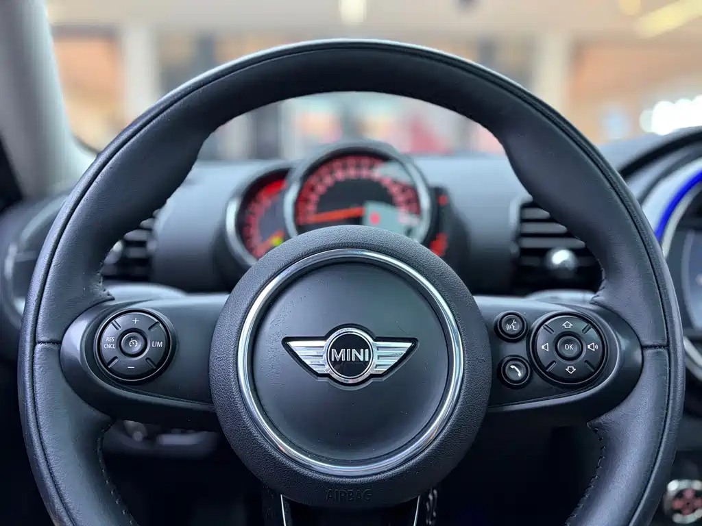 MINI Clubman 2017 — фото 18