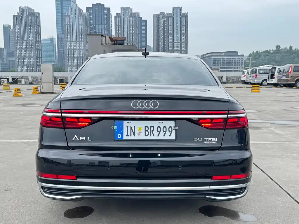 Audi A8 2023 — фото 15