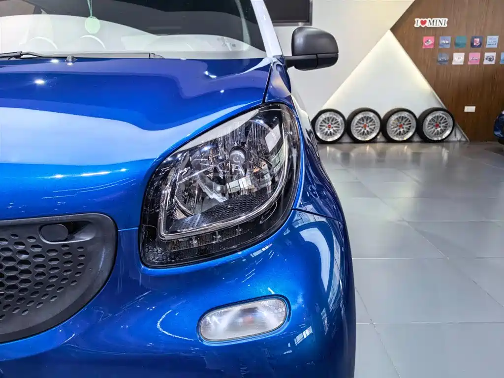 smart Fortwo 2018 — фото 16