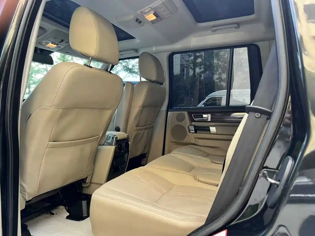 Land Rover Discovery 2014 — фото 6