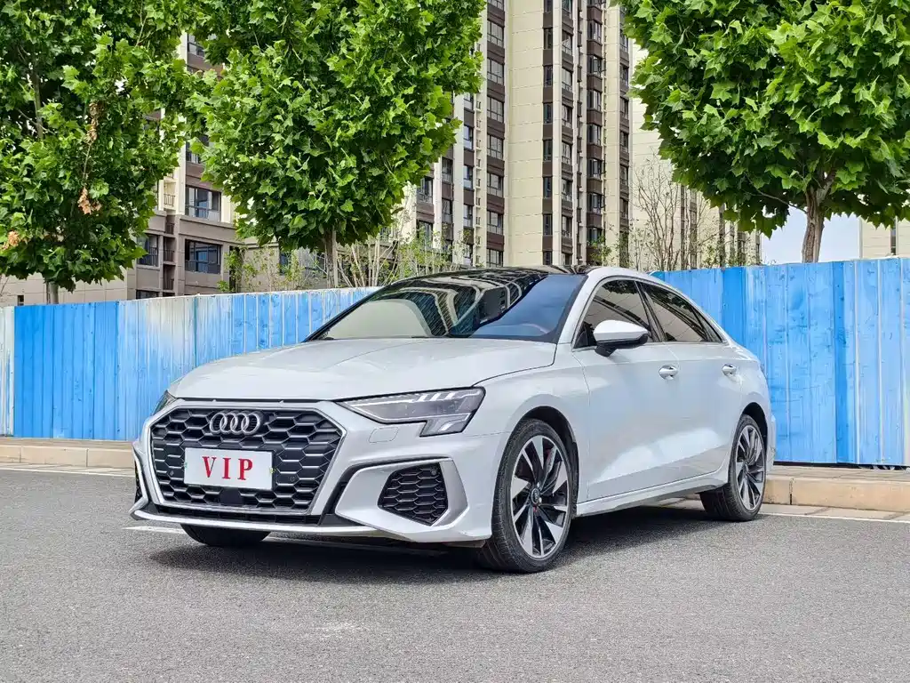 Audi A3 2024 — фото 1
