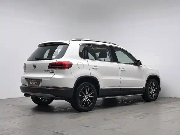 Volkswagen Tiguan 2015