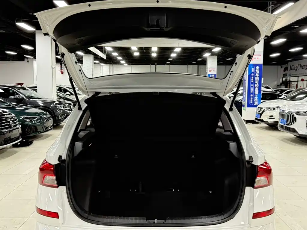 Skoda Octavia 2022 — фото 21