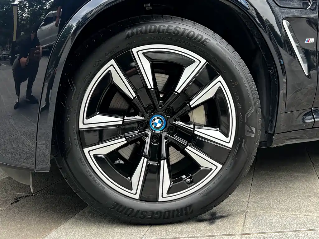 BMW iX3 2024 — фото 14