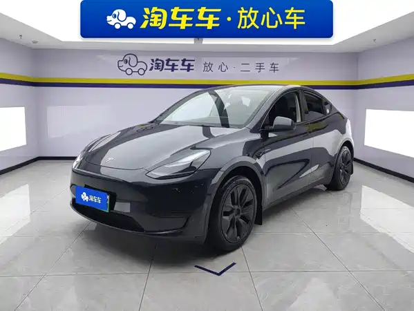 Tesla Model Y 2024