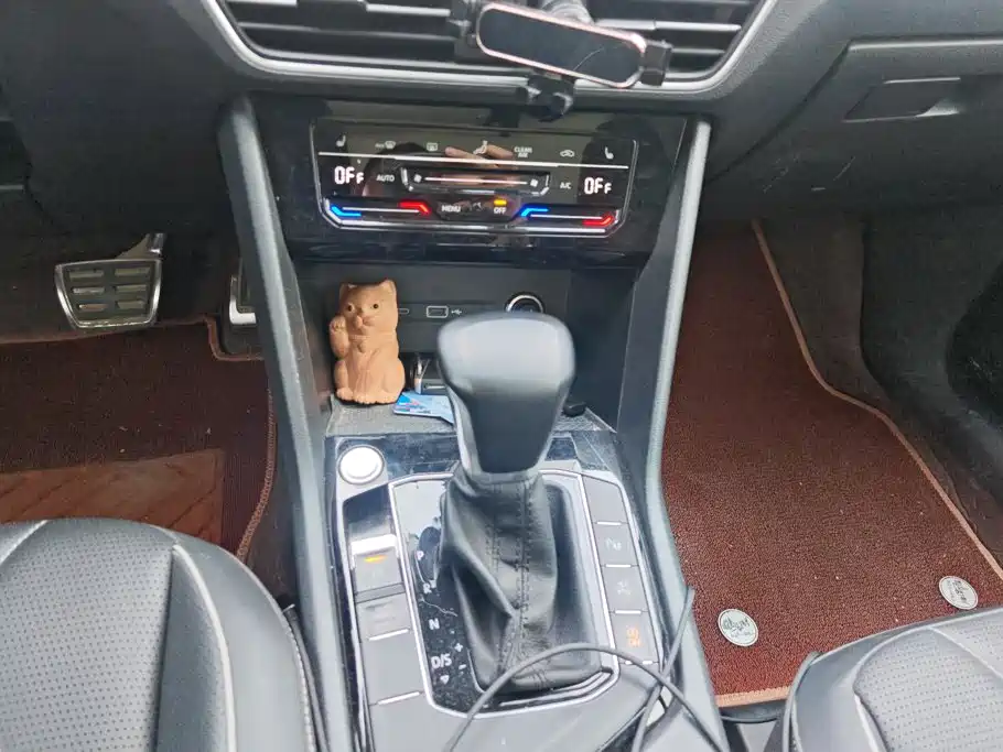 Volkswagen Tiguan L 2023 — фото 16