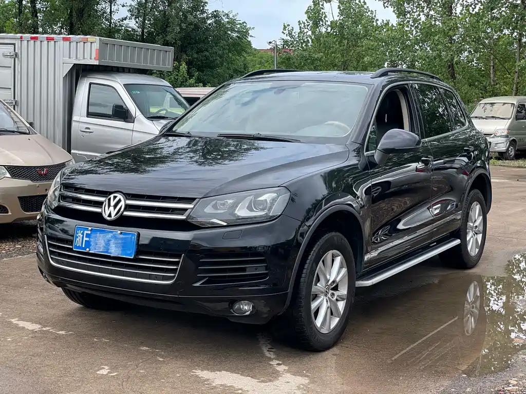 Volkswagen Touareg 2014 — фото 1