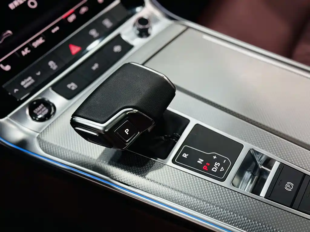 Audi A7L 2023 — фото 17