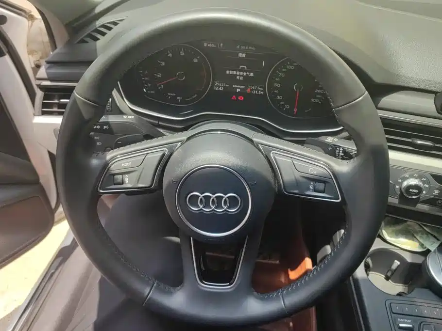 Audi A4L 2018 — фото 15