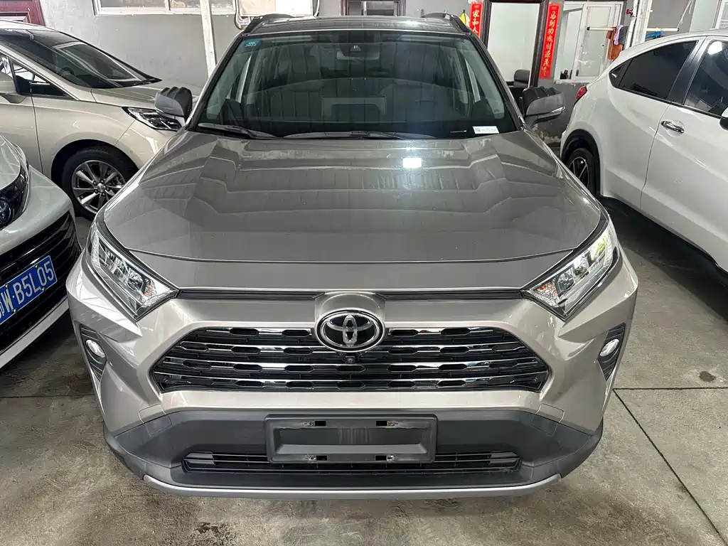 Toyota RAV4 2020 — фото 2