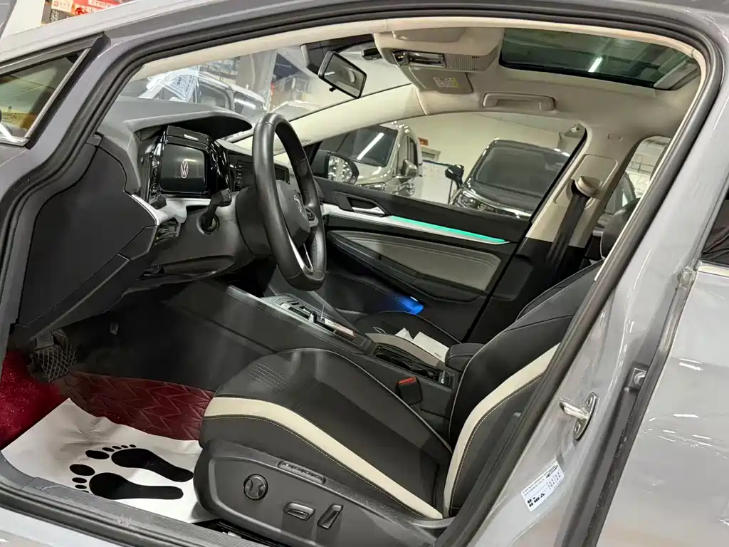 Volkswagen Golf 2023
