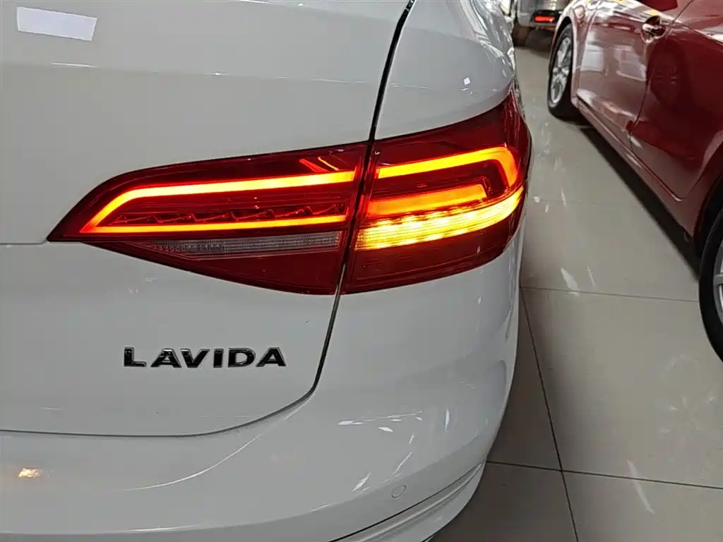 Volkswagen Lavida 2019 — фото 8