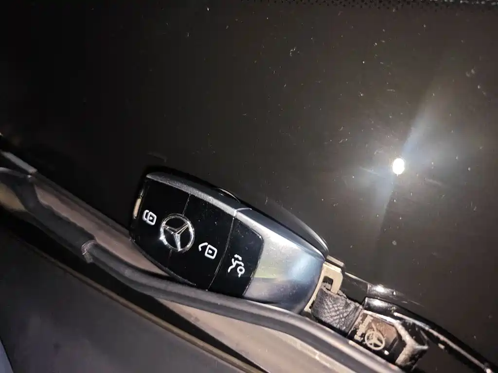 Mercedes-Benz E-Class 2020 — фото 9