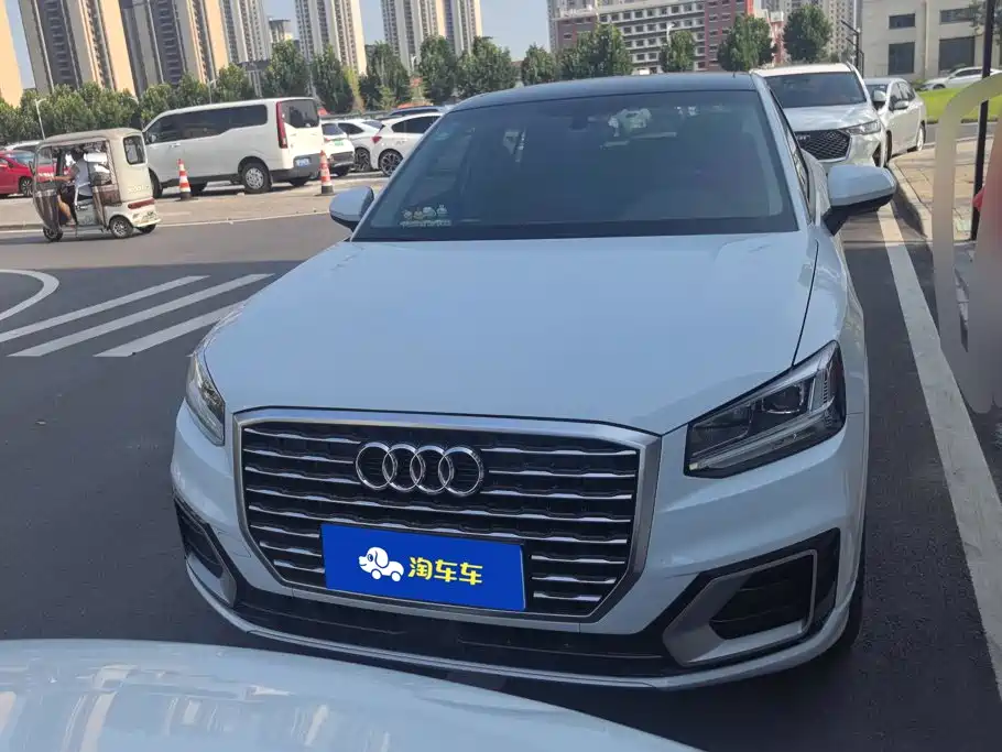 Audi Q2L 2019