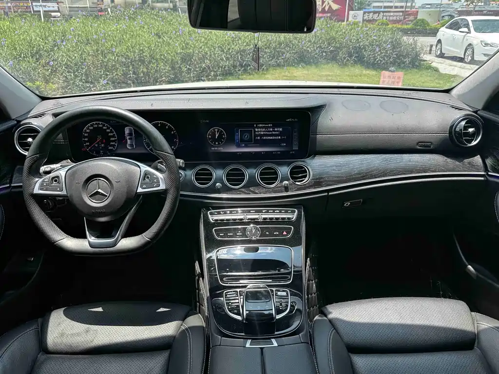 Mercedes-Benz E-Class 2017 — фото 10