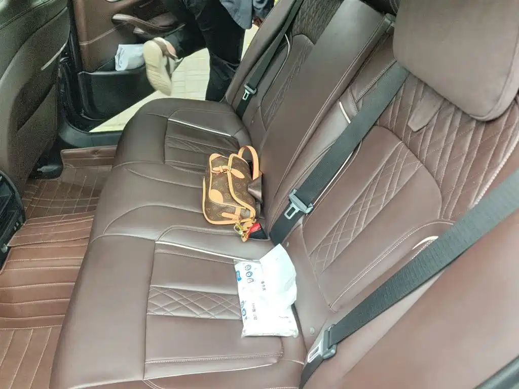 BMW 5 Series 2020 — фото 15