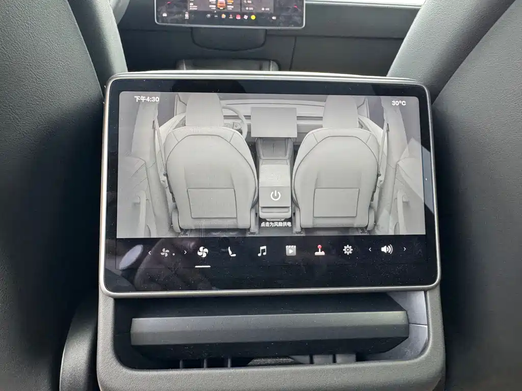 Tesla Model Y 2025 — фото 15