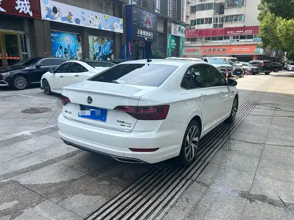 Volkswagen Sagitar 2021