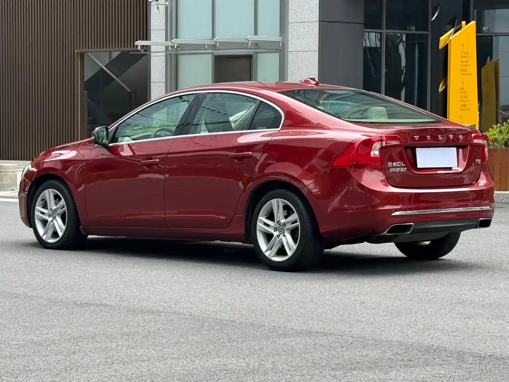 Volvo S60 2014 — фото 6