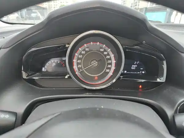 Mazda 3 Axela 2016