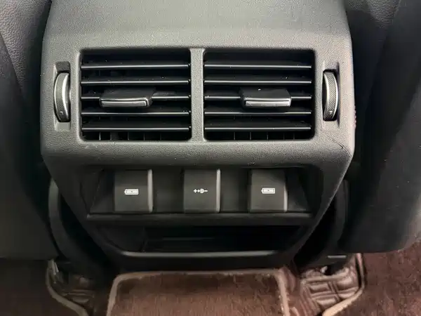Land Rover Discovery Sport 2021