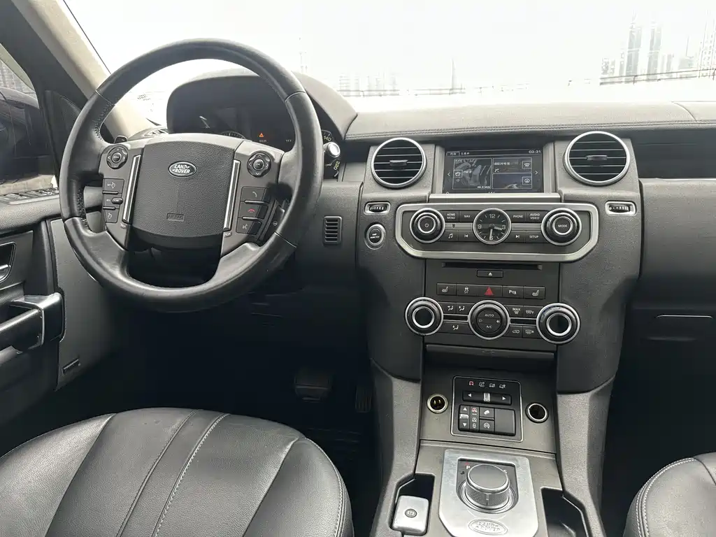 Land Rover Discovery 2016 — фото 10