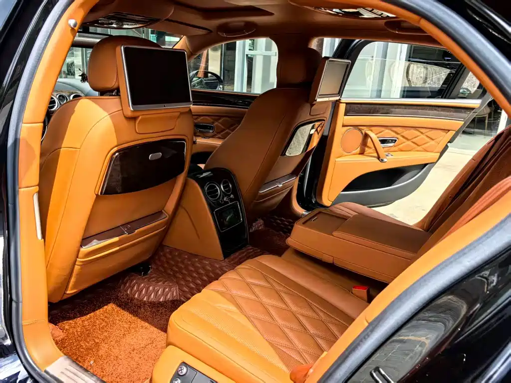 Bentley Flying Spur 2015 — фото 9