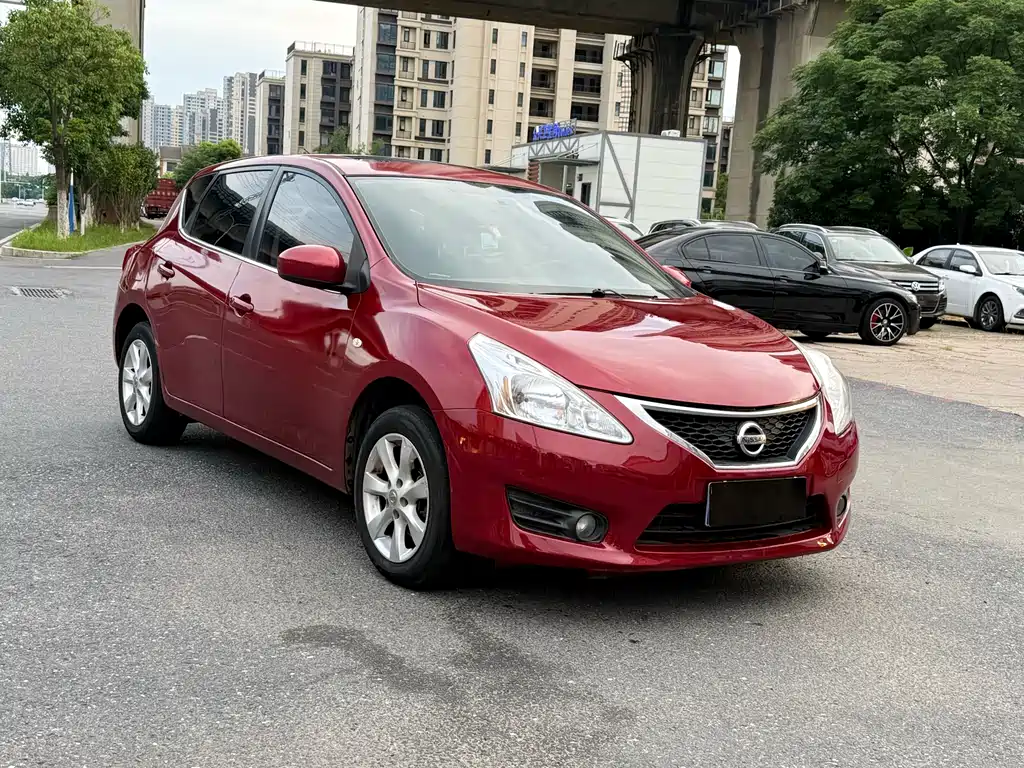 Nissan Tiida 2014