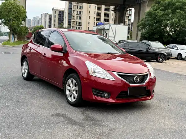 Nissan Tiida 2014
