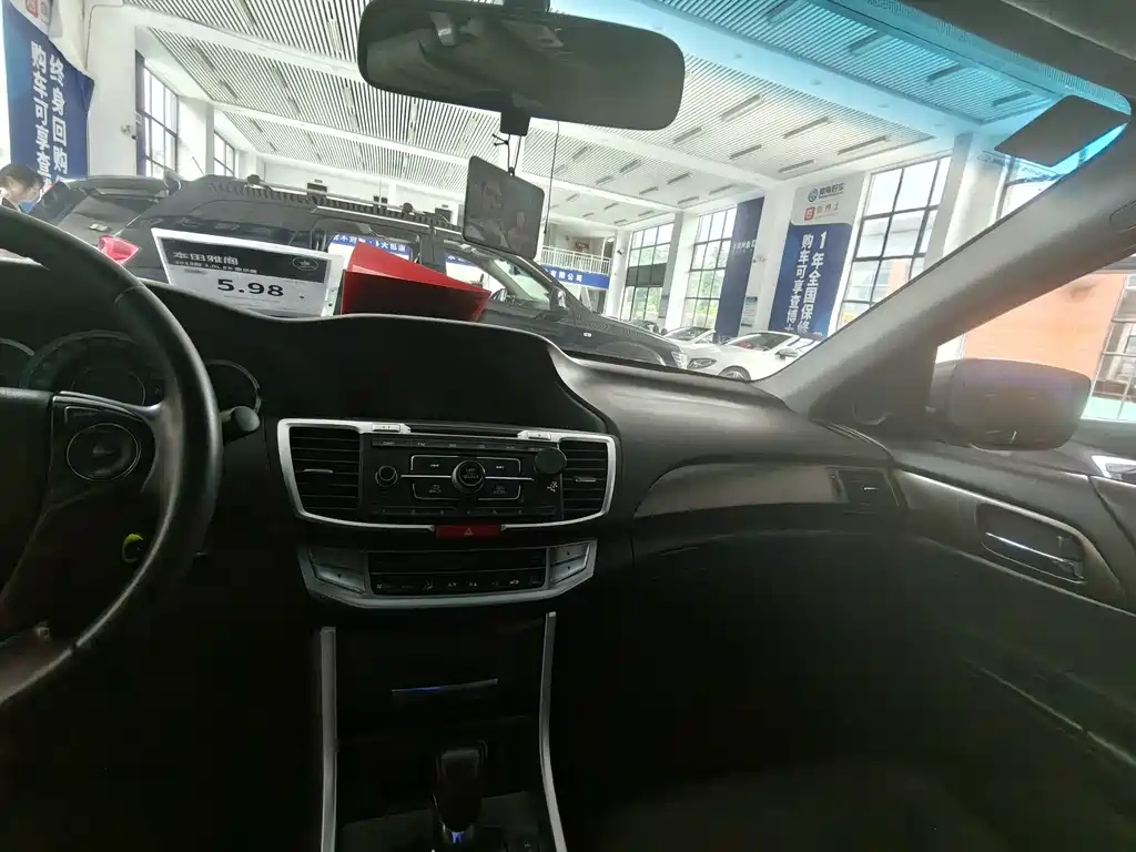 Honda Accord 2016 — фото 6