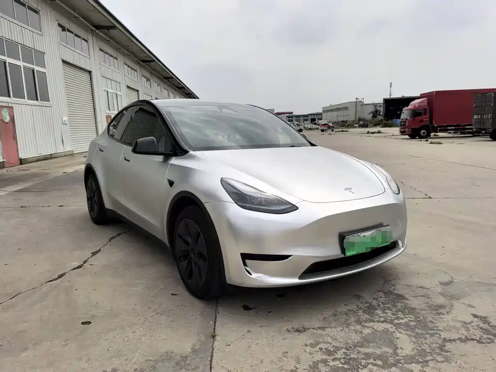 Tesla Model Y 2024 — фото 3